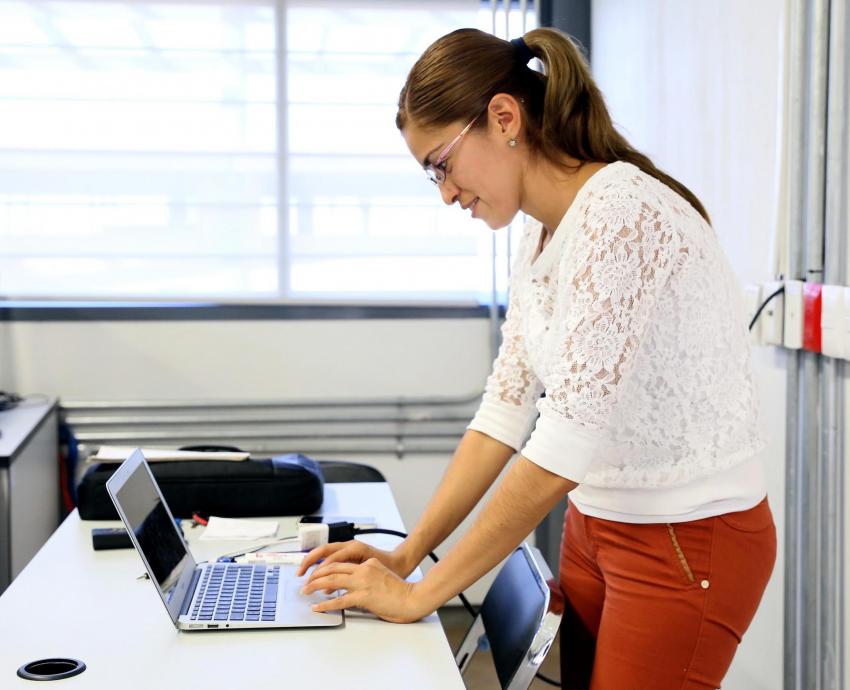 Difunde UdeG seminario virtual para que profesores mejoren sus clases en línea