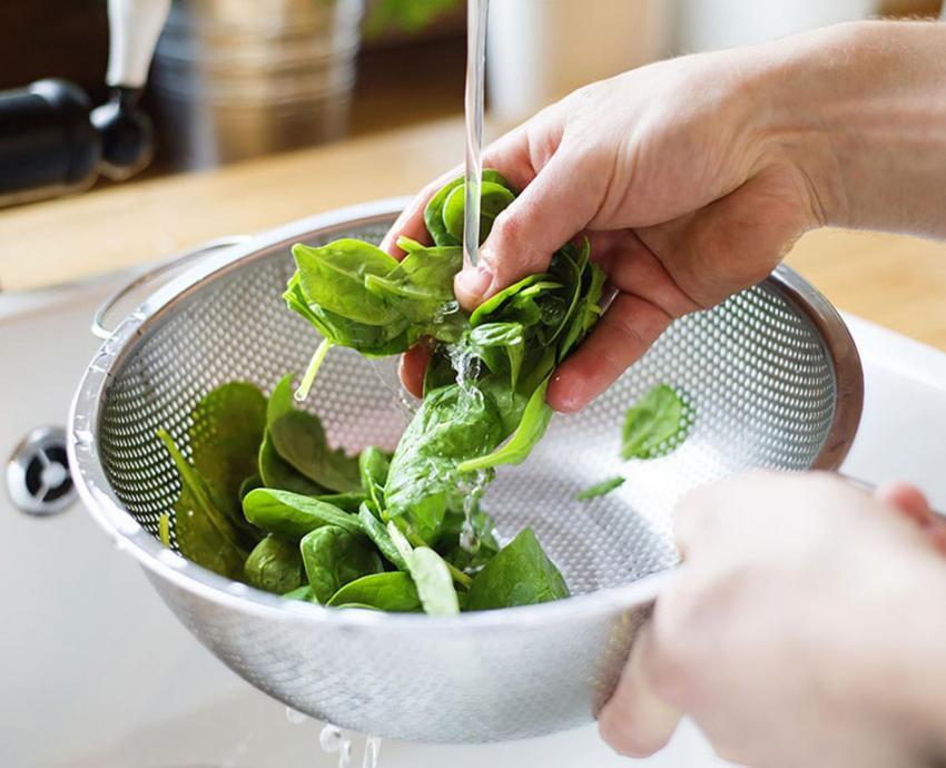 ¿Puede contagiarse el Covid-19 a través de los alimentos?  La ciencia dice que no