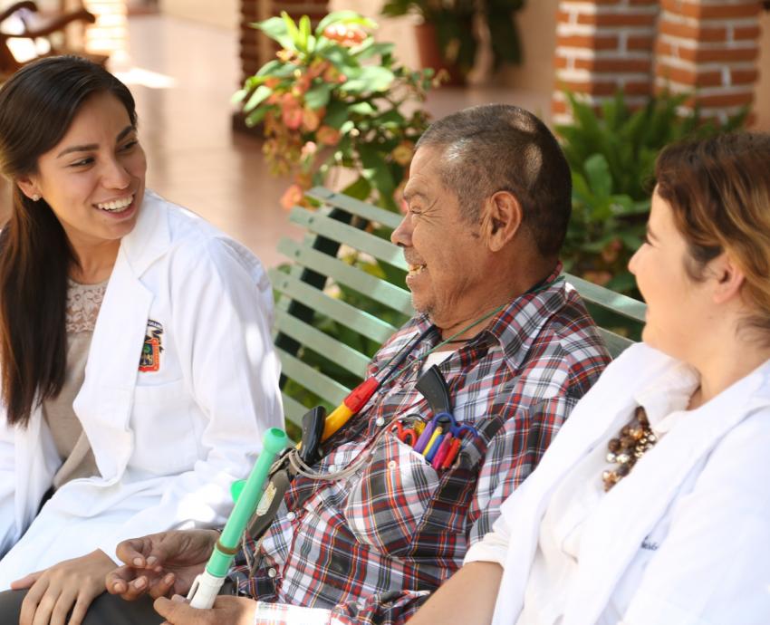 Recomiendan cercanía y empatía con los adultos mayores ante el Covid-19