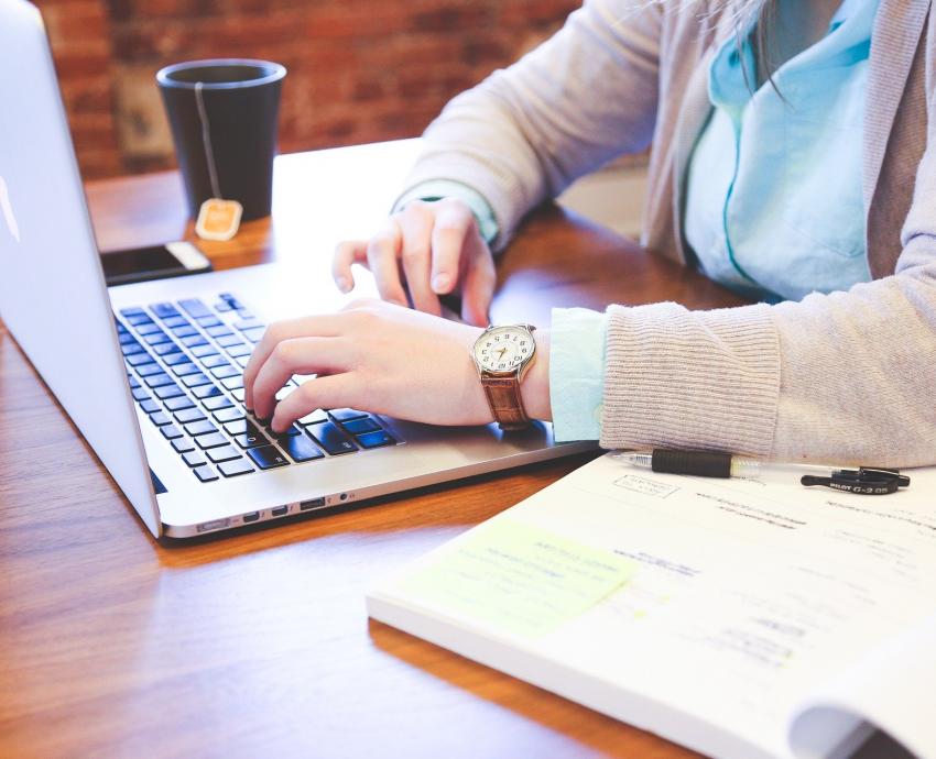 Este 7 de junio concluye periodo de registro para posgrados en línea de UDGVirtual