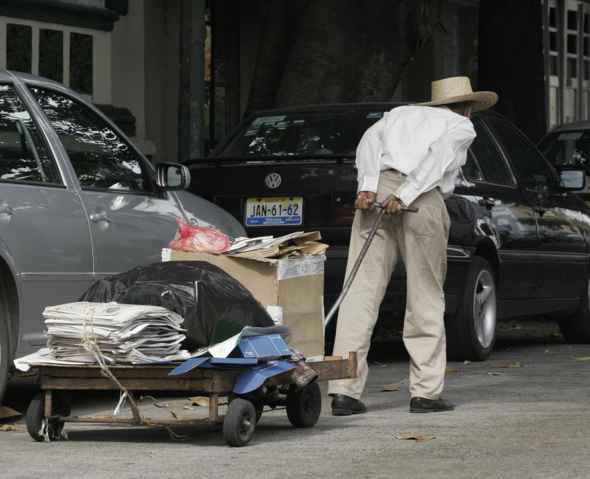Maltrato a adultos mayores debe de visibilizarse y prevenirse