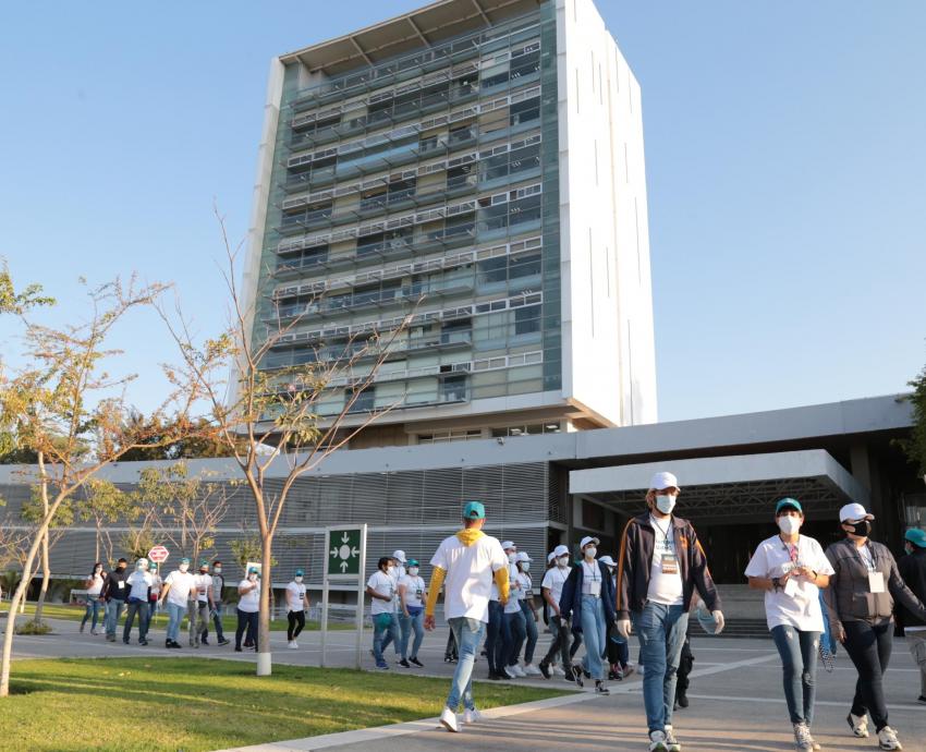 Participa CUAAD en la creación de una guía para planes nacionales de vacunación contra COVID-19