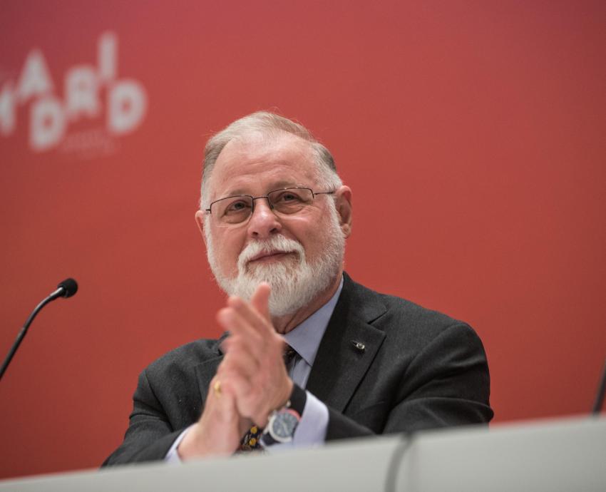 Alberto Manguel recibirá el Homenaje al Bibliófilo José Luis Martínez 2022 en FIL 2022