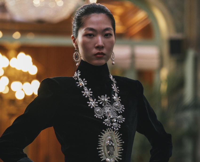 De las aulas a París: participa docente de CUAAD en Semana de la Moda en París