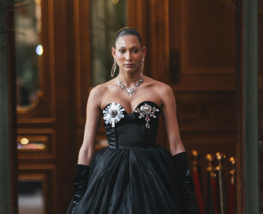 De las aulas a París: participa docente de CUAAD en Semana de la Moda en París