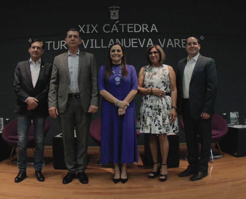 Egresados de CUCEA comparten experiencias en franquicias