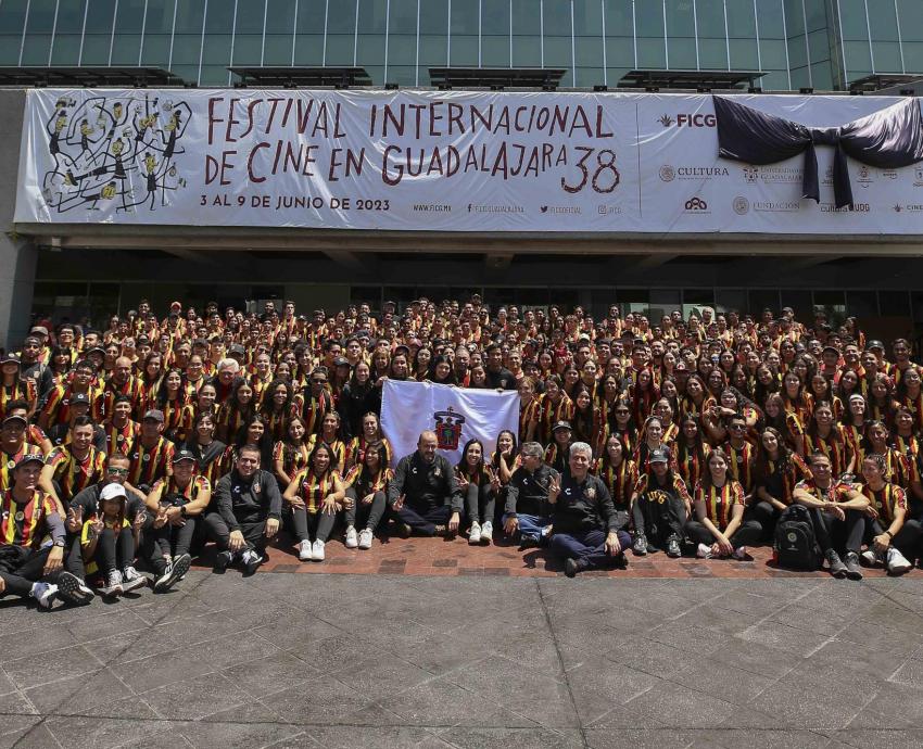 Abandera Rector General a la delegación universitaria que participará en la Universiada Nacional 2023