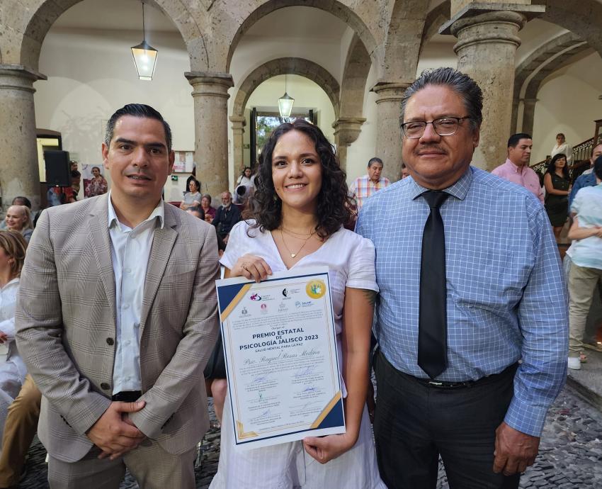 Galardonan a orientadora educativa de la Preparatoria de Santa Anita con el Premio Estatal de Psicología Jalisco 2023