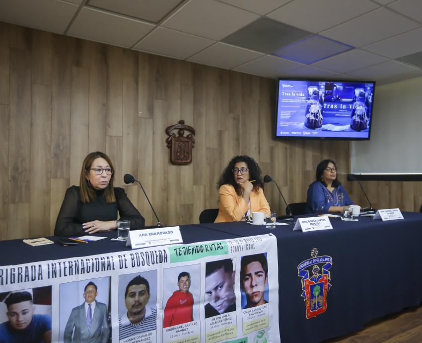 resentan “Tras la vida”, documental sobre la lucha por encontrar a migrantes desaparecidos en México