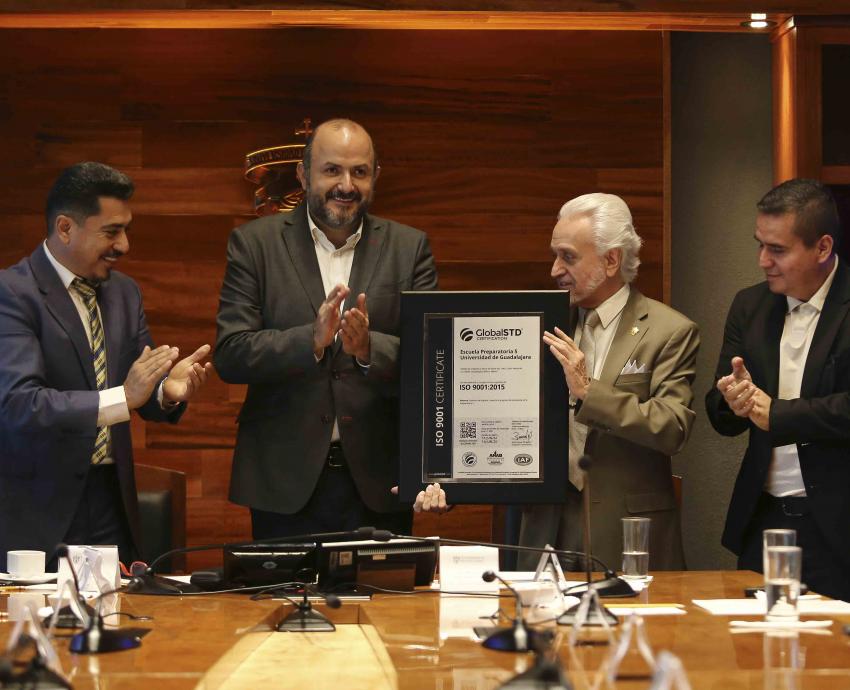 Renueva Prepa 5 certificación de calidad ISO 9001:2015