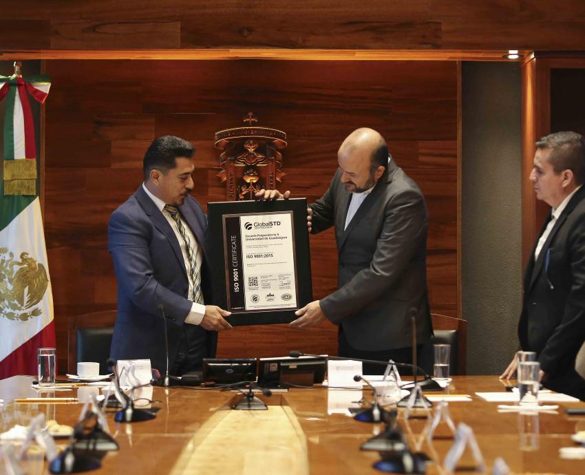 Renueva Prepa 5 certificación de calidad ISO 9001:2015