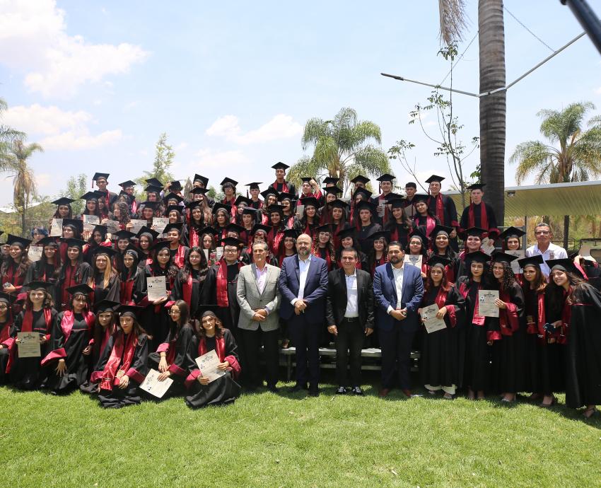Apadrina Rector General a estudiantes de preparatorias de Los Altos
