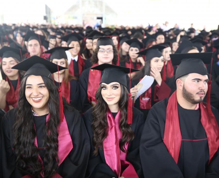 Apadrina Rector General a estudiantes de preparatorias de Los Altos