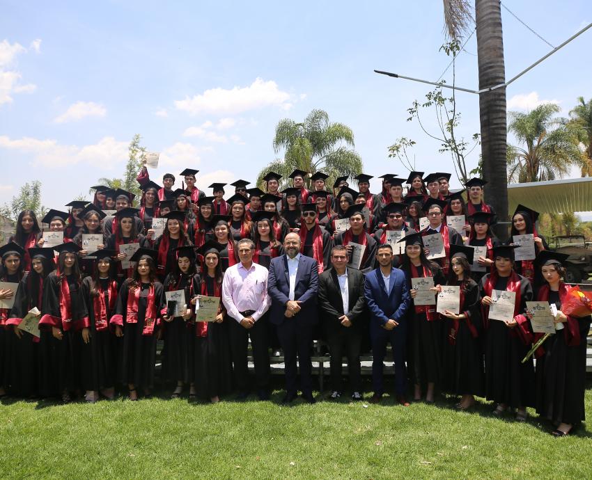 Apadrina Rector General a estudiantes de preparatorias de Los Altos