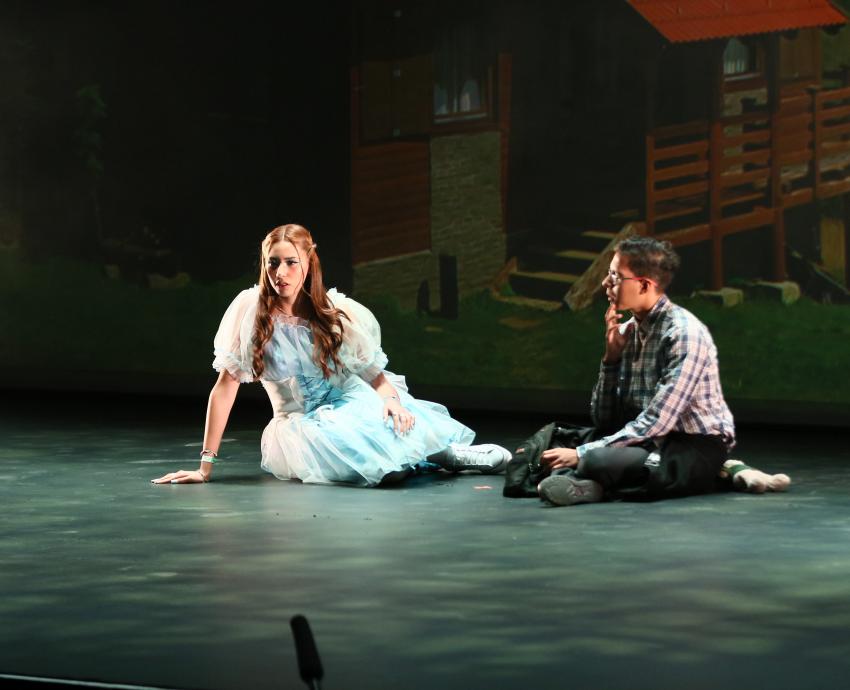 Alumnos de Preparatoria San José del Valle presentan obra de teatro en el CSAE completamente en inglés