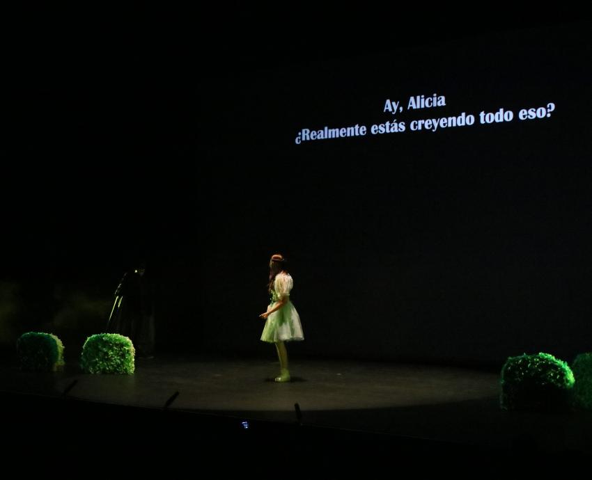 Alumnos de Preparatoria San José del Valle presentan obra de teatro en el CSAE completamente en inglés