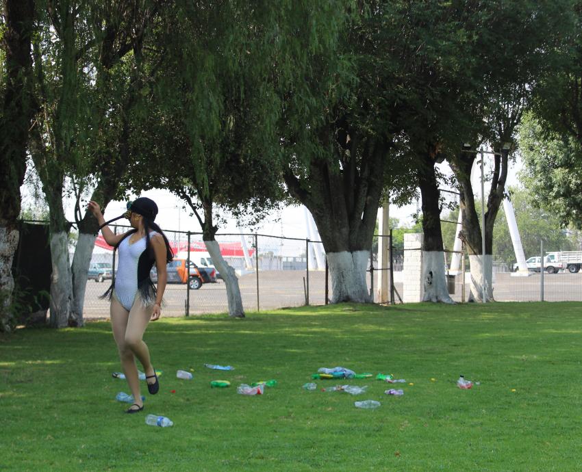 Develan mural de estudiante del CUAAD en corredor de arte del Museo de Ciencias Ambientales 