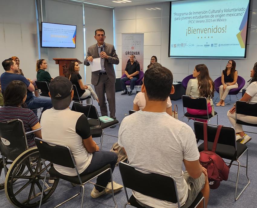 Universitarios mexicoamericanos realizan inmersión cultural en Guadalajara