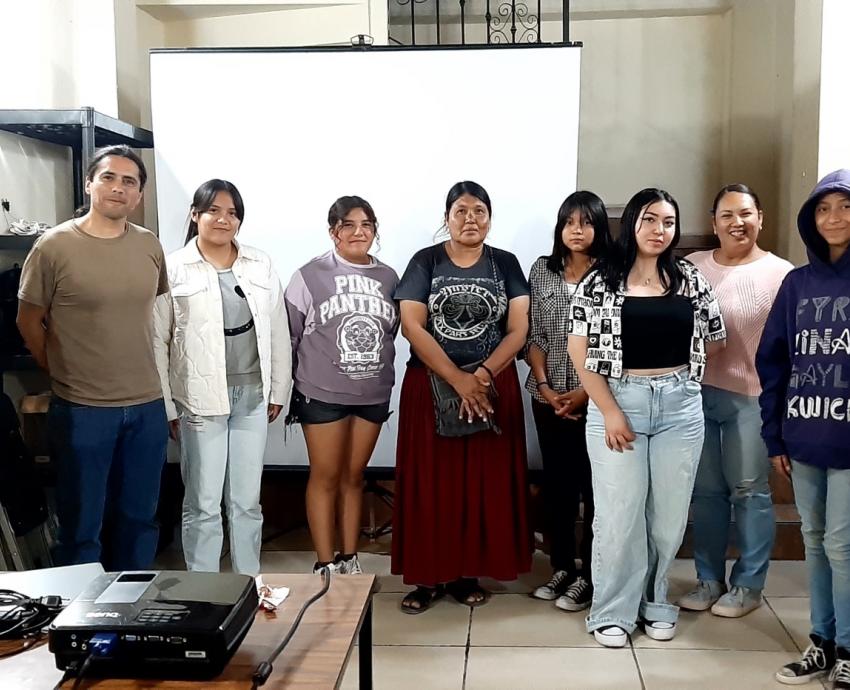 Egresado del CUAAD forma a jóvenes fotógrafos en las 12 regiones de Jalisco