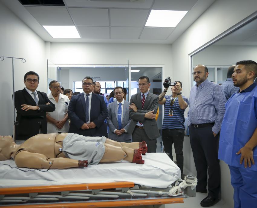 Prepara CUCS salas de simulación clínica para estudiantes de ciencias de la salud