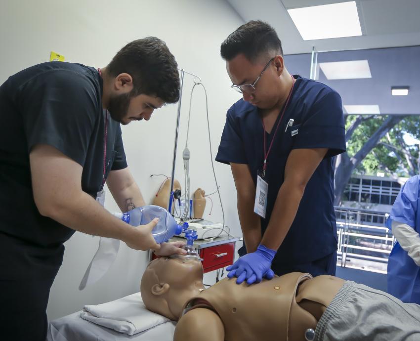 Prepara CUCS salas de simulación clínica para estudiantes de ciencias de la salud