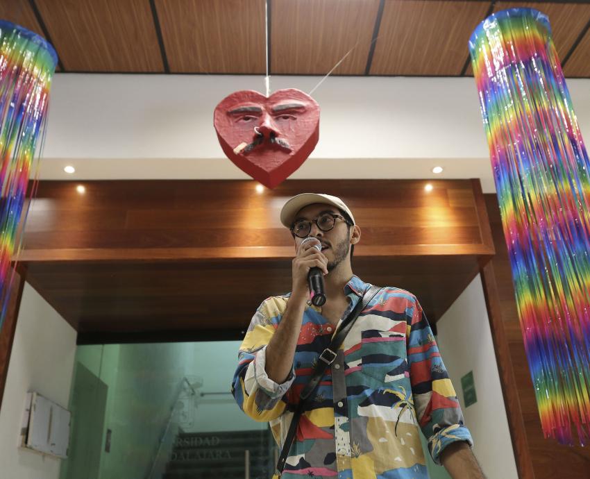Inauguran “Ser comunidad LGBTTTIQ+”, exposición del orgullo en el lobby del edificio de Rectoría General