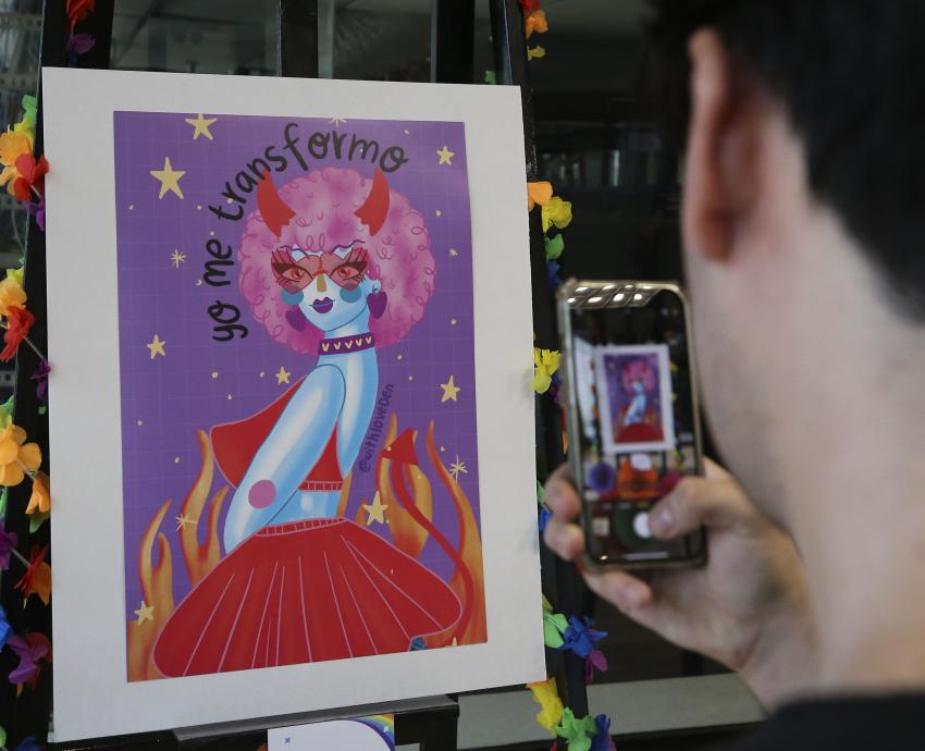 Inauguran “Ser comunidad LGBTTTIQ+”, exposición del orgullo en el lobby del edificio de Rectoría General