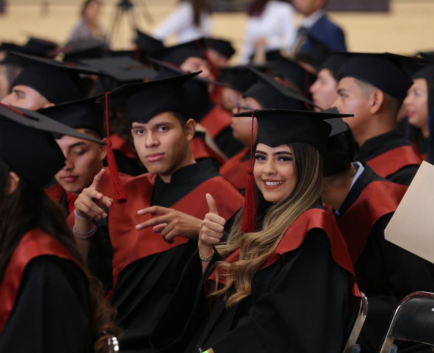 Rector General apadrina a la generación de egresados más grande de la Preparatoria Regional de Tlajomulco de Zúñiga y sus tres módulos