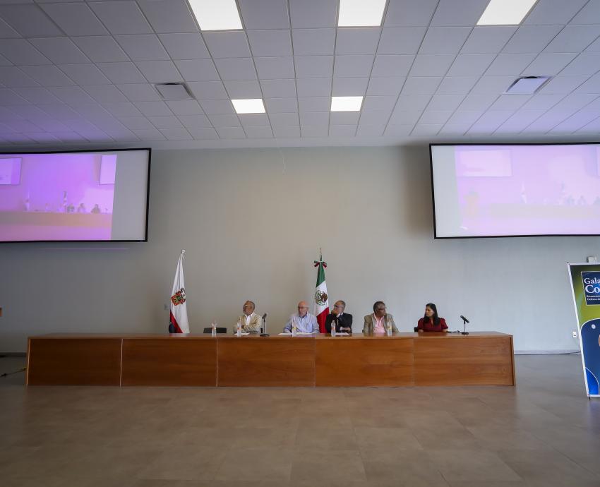 Entregan Galardón Colibrí a 14 académicos de la Red Universitaria por su defensa del medio ambiente