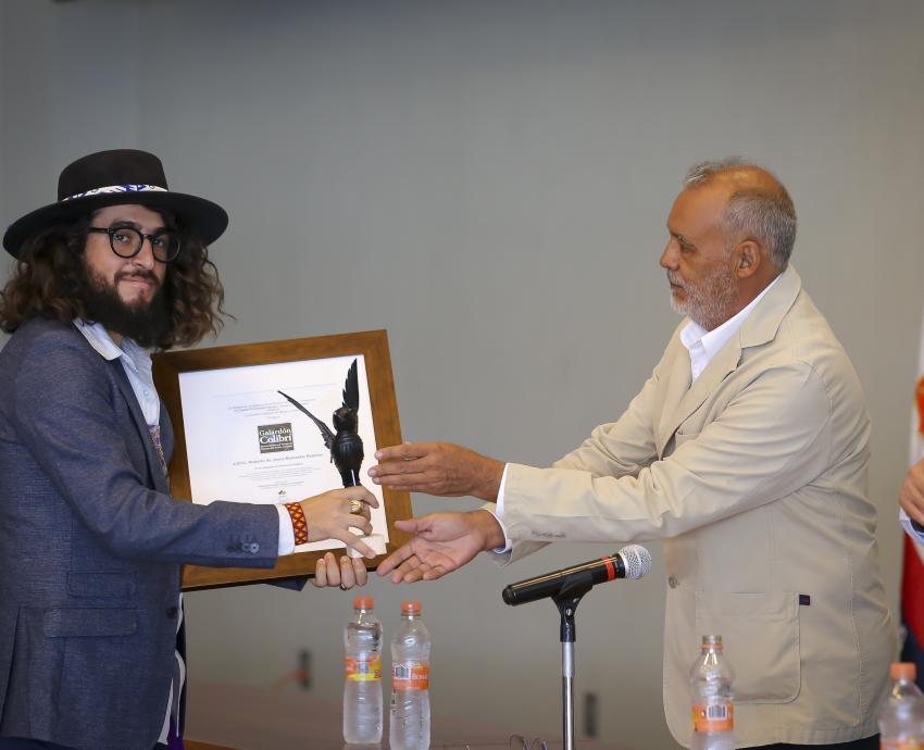 Entregan Galardón Colibrí a 14 académicos de la Red Universitaria por su defensa del medio ambiente
