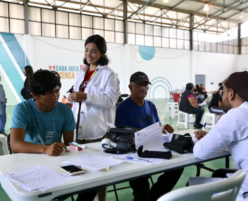 Brigadas Multidisciplinarias "Nos Late Servir", llegaron a la Preparatoria Regional de El Salto