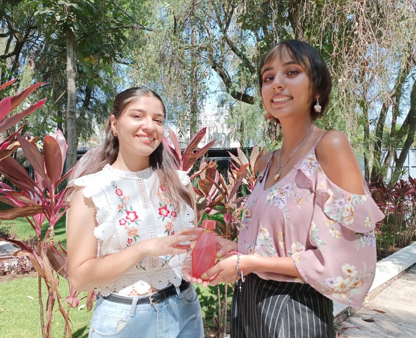 CUAAD obtuvo el uno-dos-tres en concurso para diseñar envases de perfume