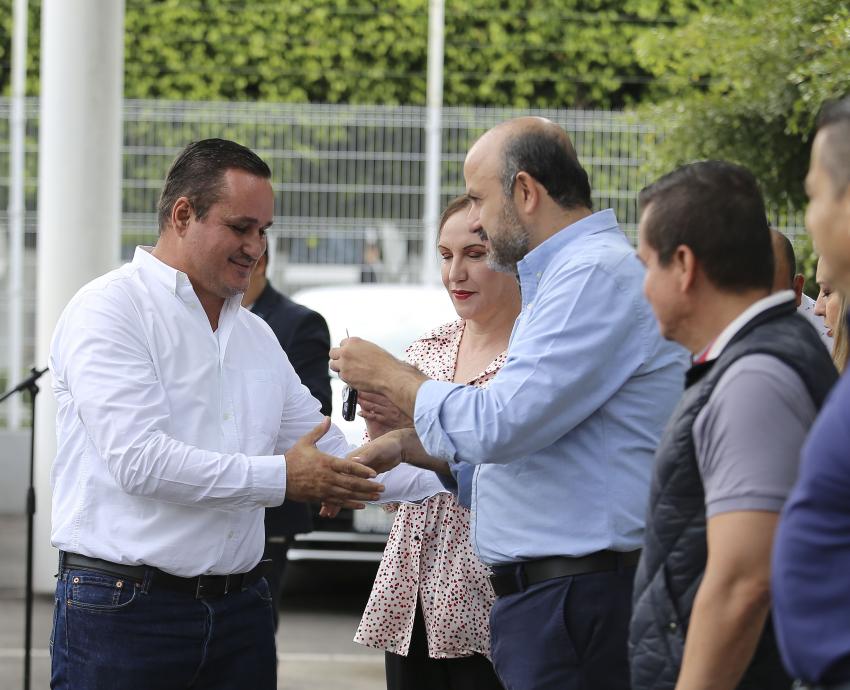UdeG suple vehículos con más de 10 años de uso de 12 preparatorias regionales