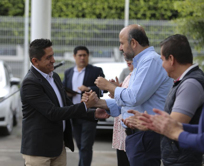 UdeG suple vehículos con más de 10 años de uso de 12 preparatorias regionales