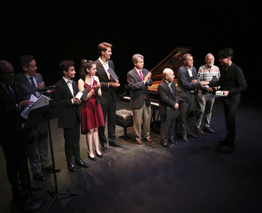 Premian a ganadores del 5° Concurso Nacional de Piano de la UdeG