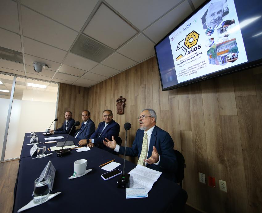 Celebrarán 50 años de investigación y formación del Departamento de Madera, Celulosa y Papel del CUCEI 