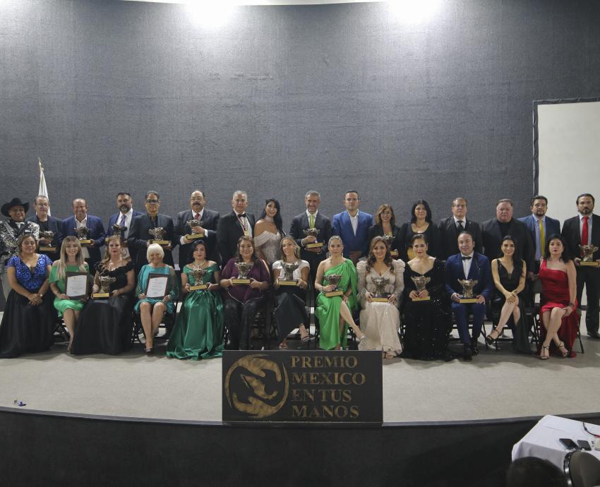 Reconocen labor de la Defensoría de los Derechos Universitarios con el Premio México en tus Manos