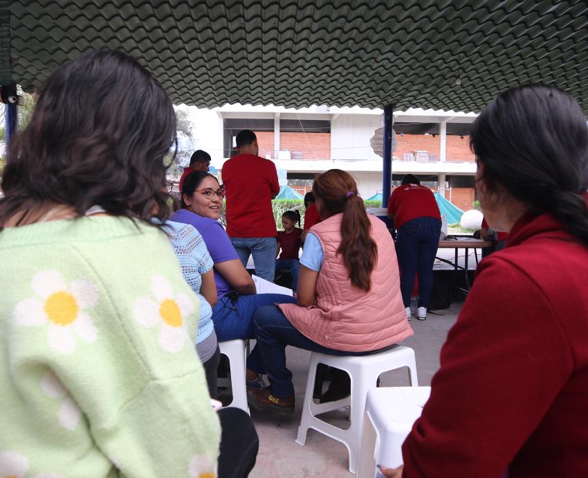 Brigada "Nos late servir" ofrece servicios de salud en Preparatoria de Tlajomulco