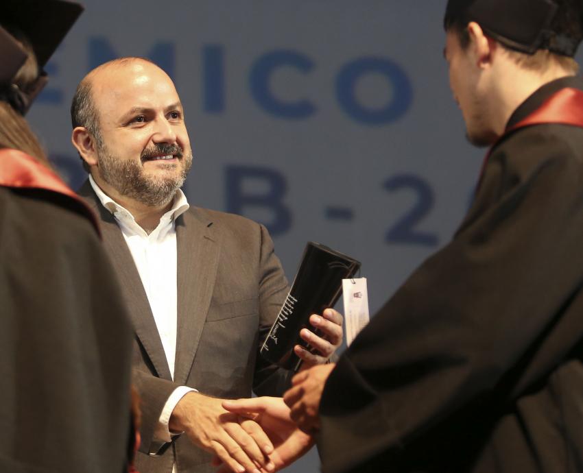 Apadrina Rector General a egresados de la Preparatoria San José del Valle, de Tlajomulco de Zúñiga 