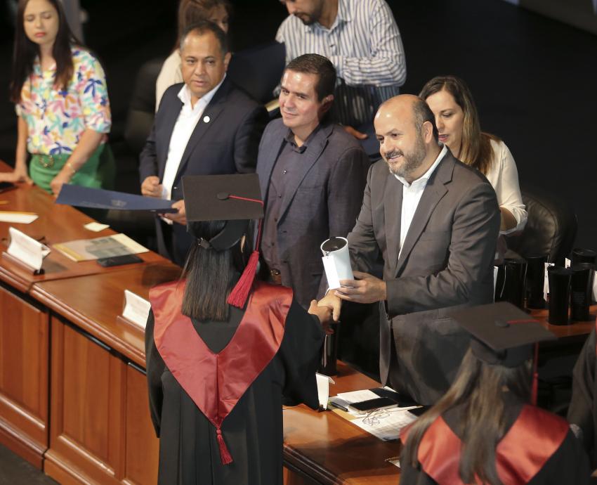 Apadrina Rector General a egresados de la Preparatoria San José del Valle, de Tlajomulco de Zúñiga 