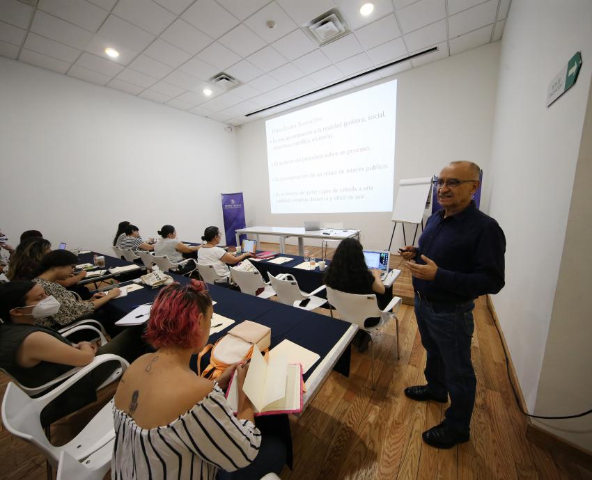 Forman a reporteros y estudiantes como creadores de periodismo narrativo