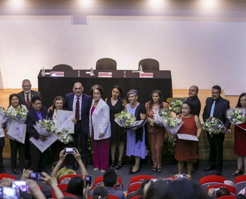 Entregan Reconocimiento “Helen Ladrón de Guevara” 2023 a bibliotecarios sobresalientes 