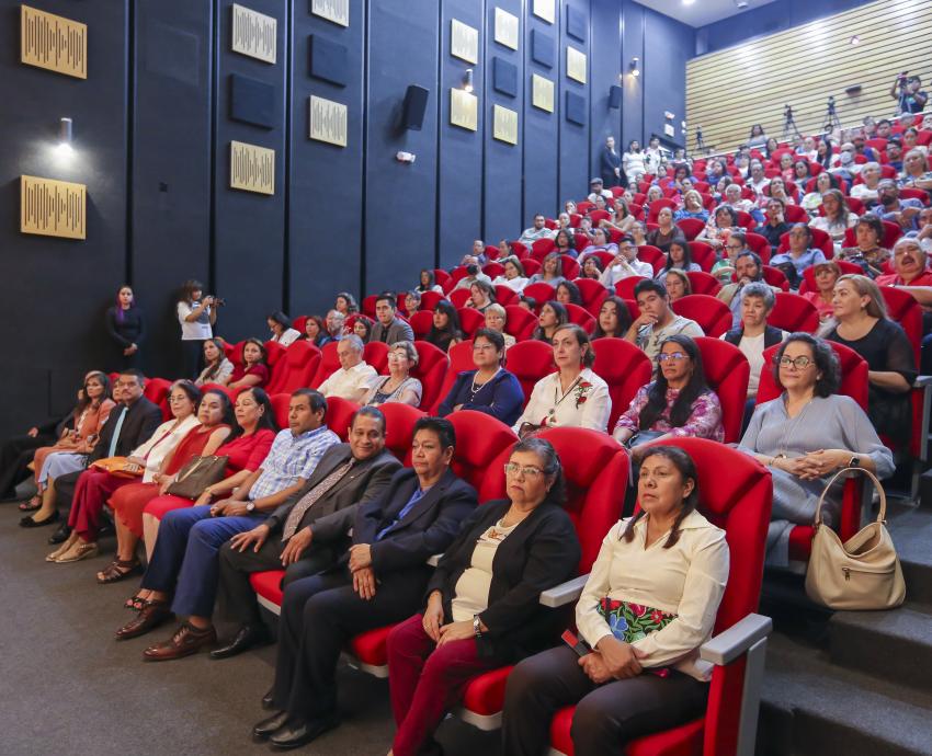 Entregan Reconocimiento “Helen Ladrón de Guevara” 2023 a bibliotecarios sobresalientes 