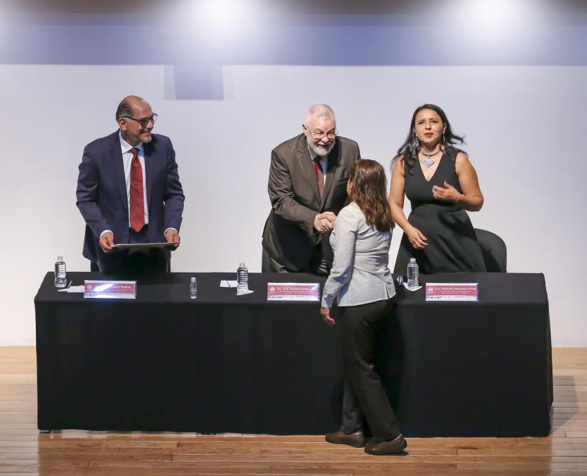 Entregan Reconocimiento “Helen Ladrón de Guevara” 2023 a bibliotecarios sobresalientes 