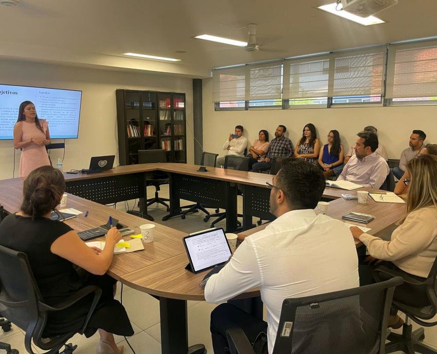 Se titula primera licenciada en Ciencias Forenses en la Red Universitaria