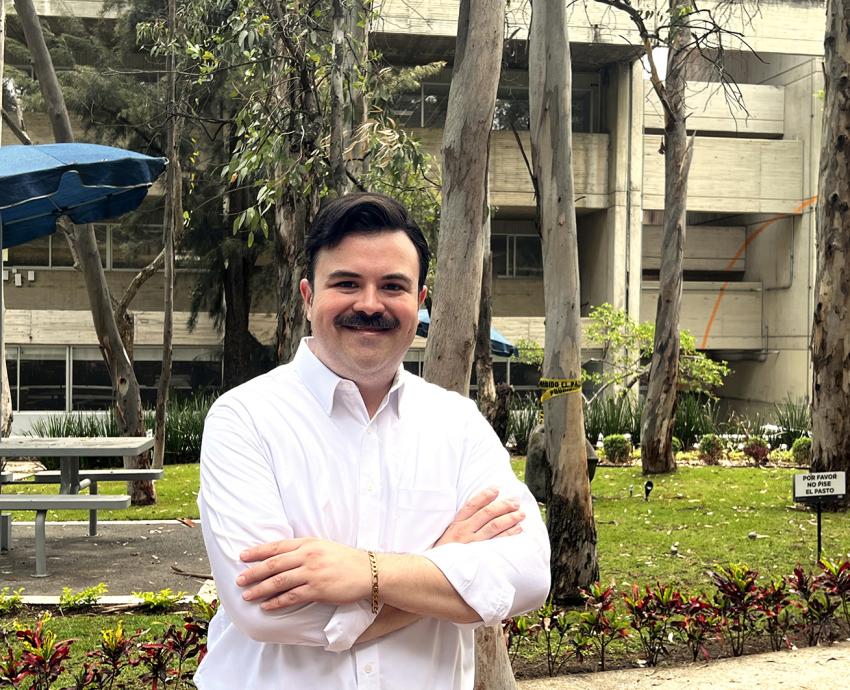 Profesor del CUAAD fungió como jurado en premio intencional sobre gestión de marcas