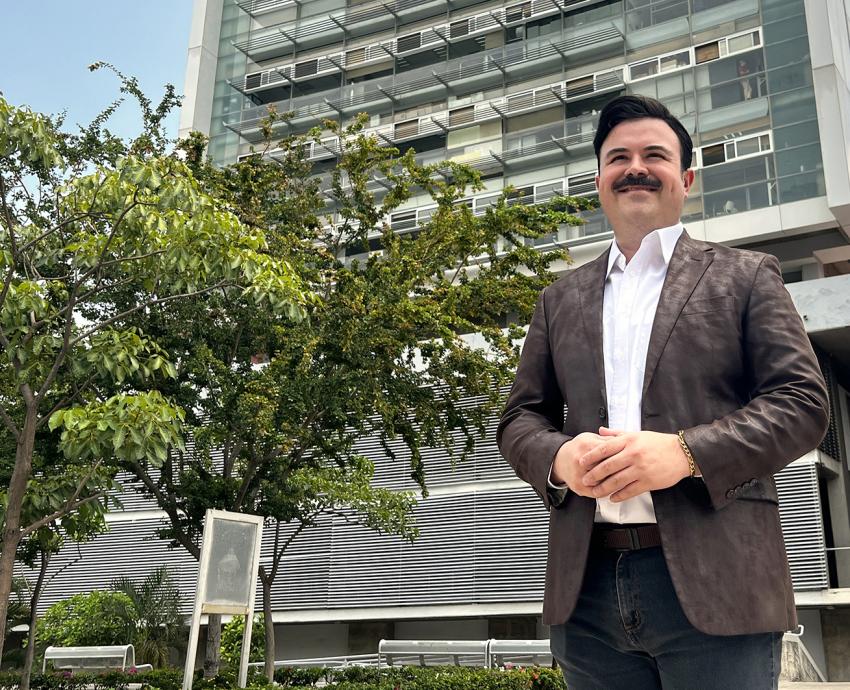 Profesor del CUAAD fungió como jurado en premio intencional sobre gestión de marcas