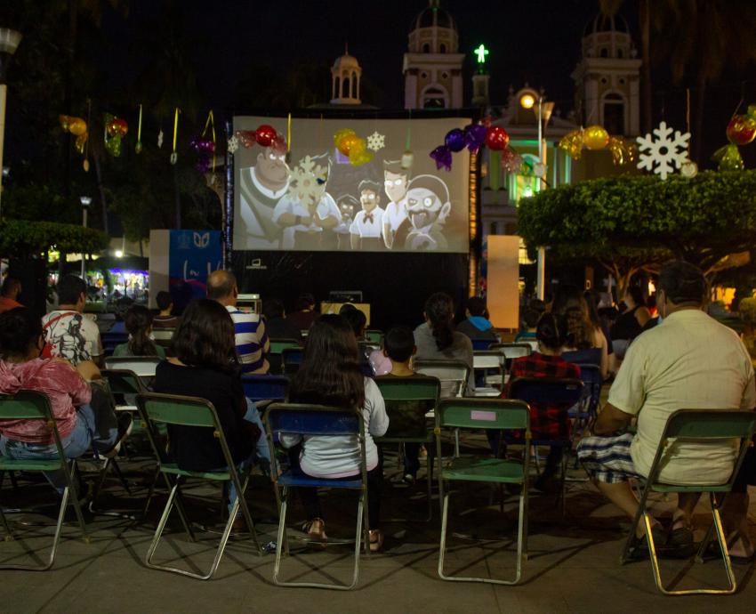 Egresado del CUAAD presenta muestra “Tour Transvolcánico HuertoCinema Móvil Colima-Jalisco”, de cine socioambiental