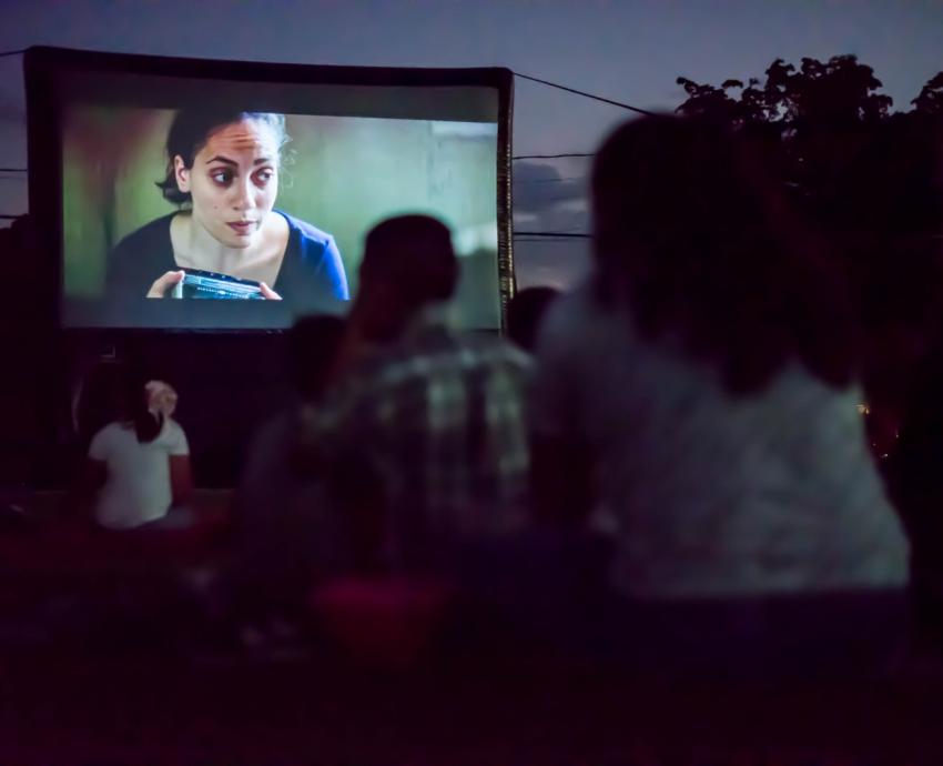 Egresado del CUAAD presenta muestra “Tour Transvolcánico HuertoCinema Móvil Colima-Jalisco”, de cine socioambiental