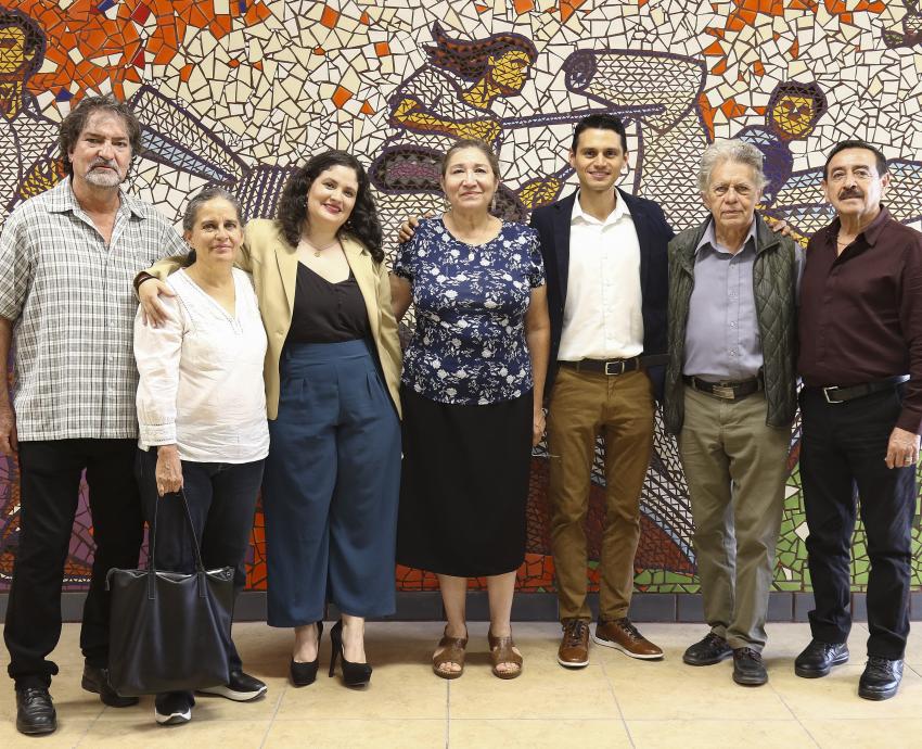 Obed Calderón presenta “Liberatura”, mural sobre el conocimiento, en Preparatoria 13